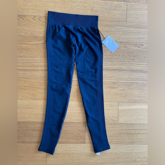 HOUSE iD Seamless Legging Sz Small Navy NWT *SOLD OUT* - Picture 2 of 9